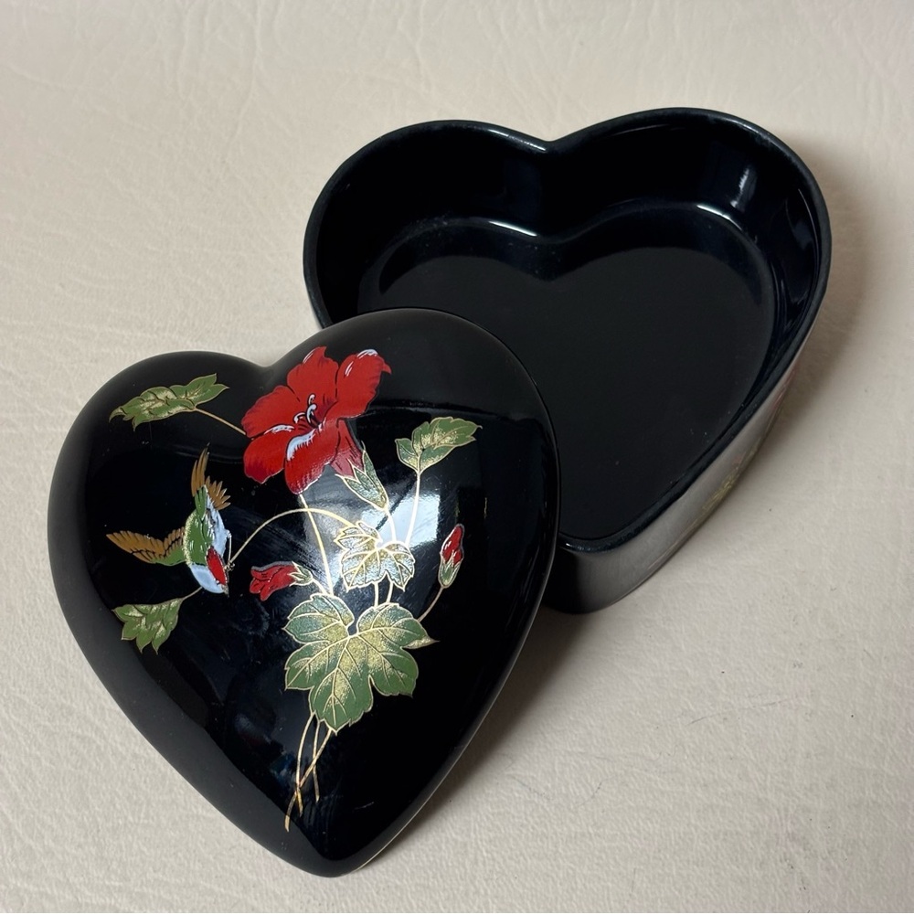 Vintage 1980s Porcelain Heart Shaped Small Trinket Box made in Japan